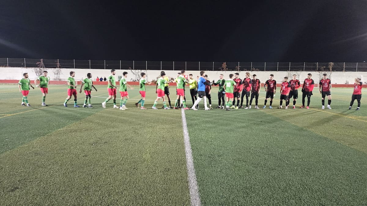 Reparto de puntos entre Jodar C.F. y Quesada CD. (1:1), se adelantaron el Jódar C.F en el min. 2, Deco, y empató el Quesada en el min. 72, José Maria, de penalti