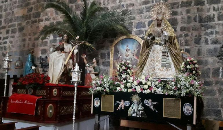 Paso de la Borriquilla y Nuestra Señora de La Esperanza