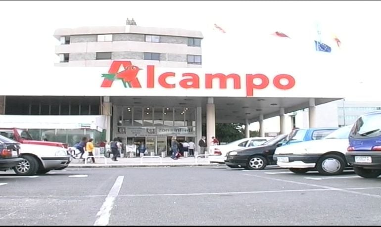 El Alcampo de Coia repite como el más barato de España