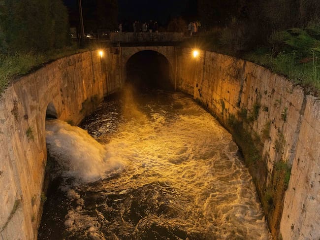 Esclusa iluminada