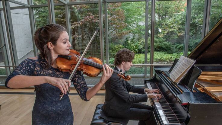 Regina Laza, una joven algecireña vituosa del violín