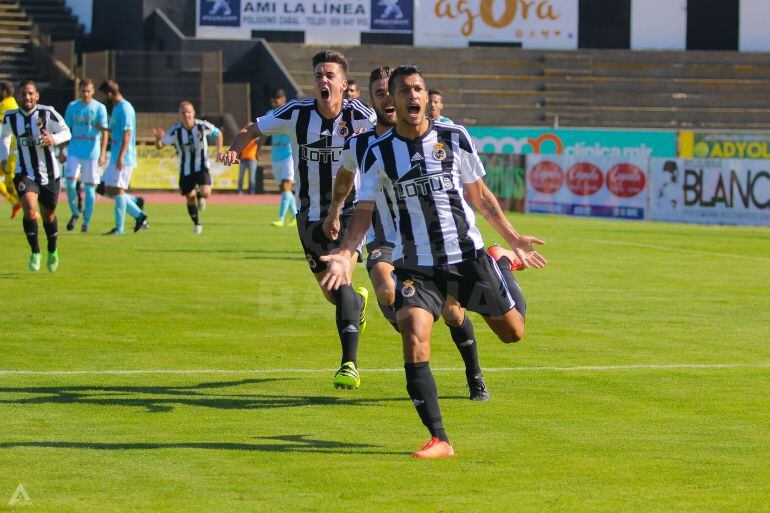 Stoichkov celebra el gol ante El Ejido 2012.