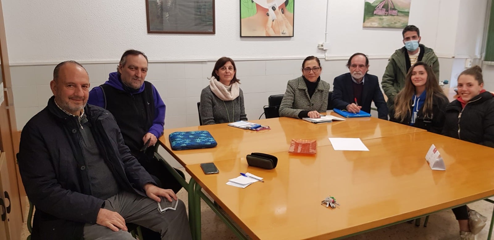 Miembros del PSOE de Alicante mantuvieron una reunión con la dirección, el alumnado y el AMPA del IES Virgen del Remedio