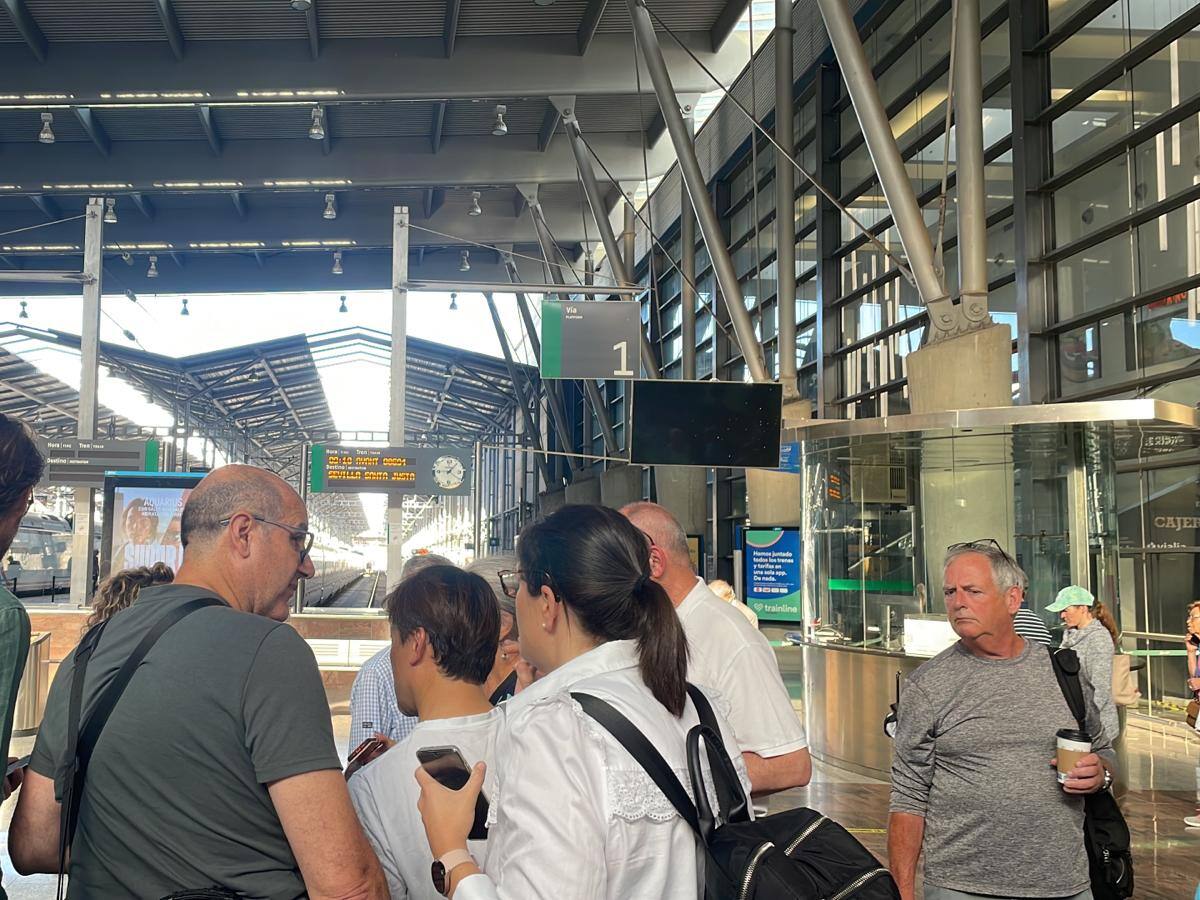 Una avería provoca retrasos de casi hora y media en el AVE Málaga-Sevilla