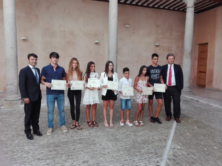 Ganadores del los premios Technoform 2018 junto al alcalde y representante de la empresa