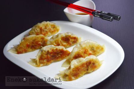 El siguiente paso es preparar la salsa donde dipearemos nuestras deliciosas gyozas