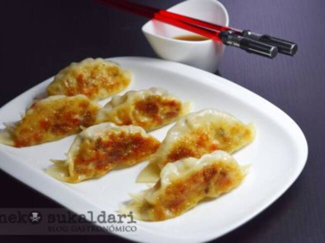 El siguiente paso es preparar la salsa donde dipearemos nuestras deliciosas gyozas