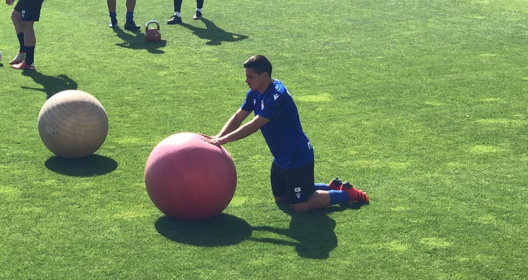 Sangalli completa un ejercicio con el Sanse en zubieta