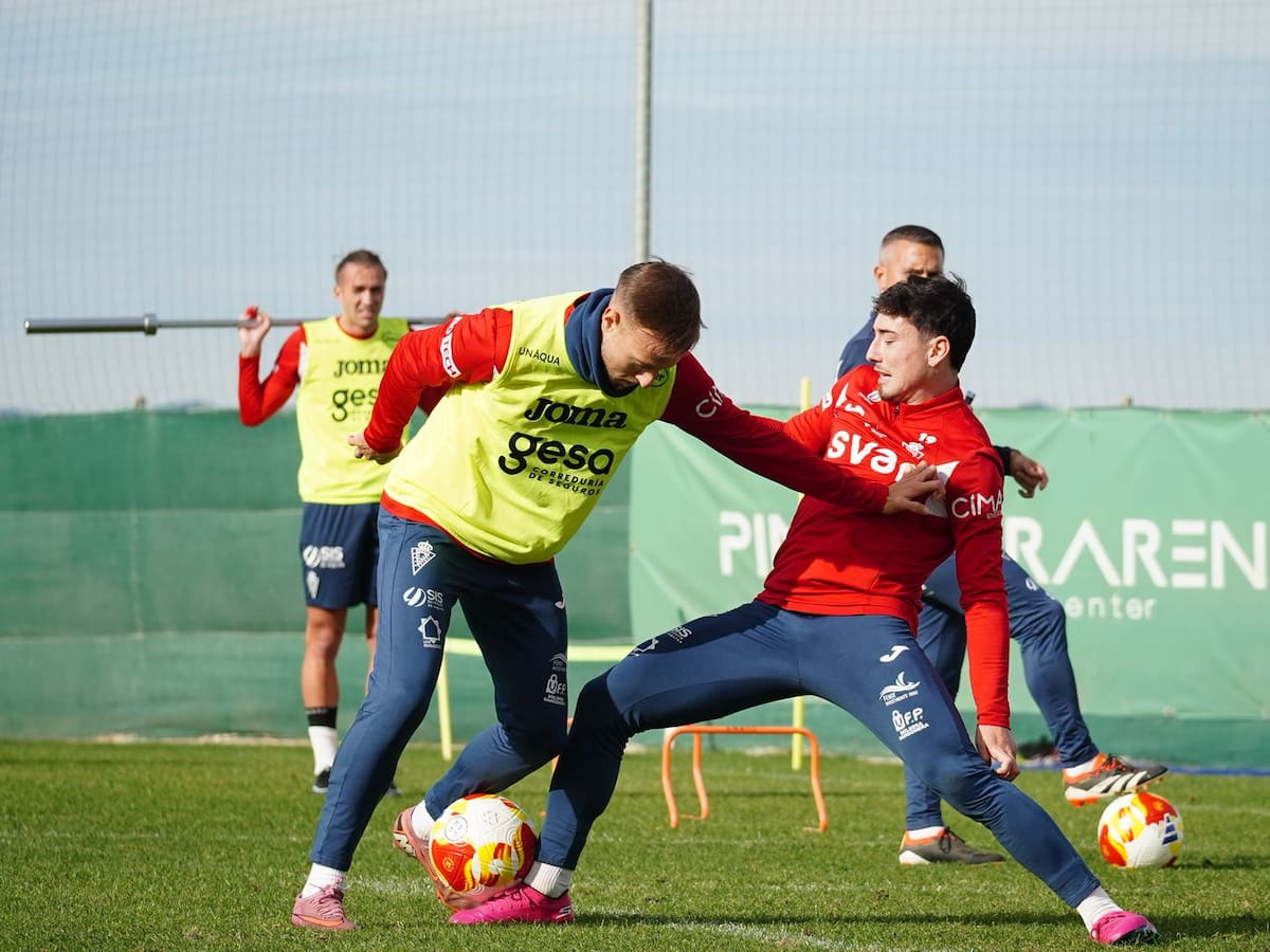 El aplazamiento, las lesiones y los fichajes brasileños marcan el momento del Real Murcia