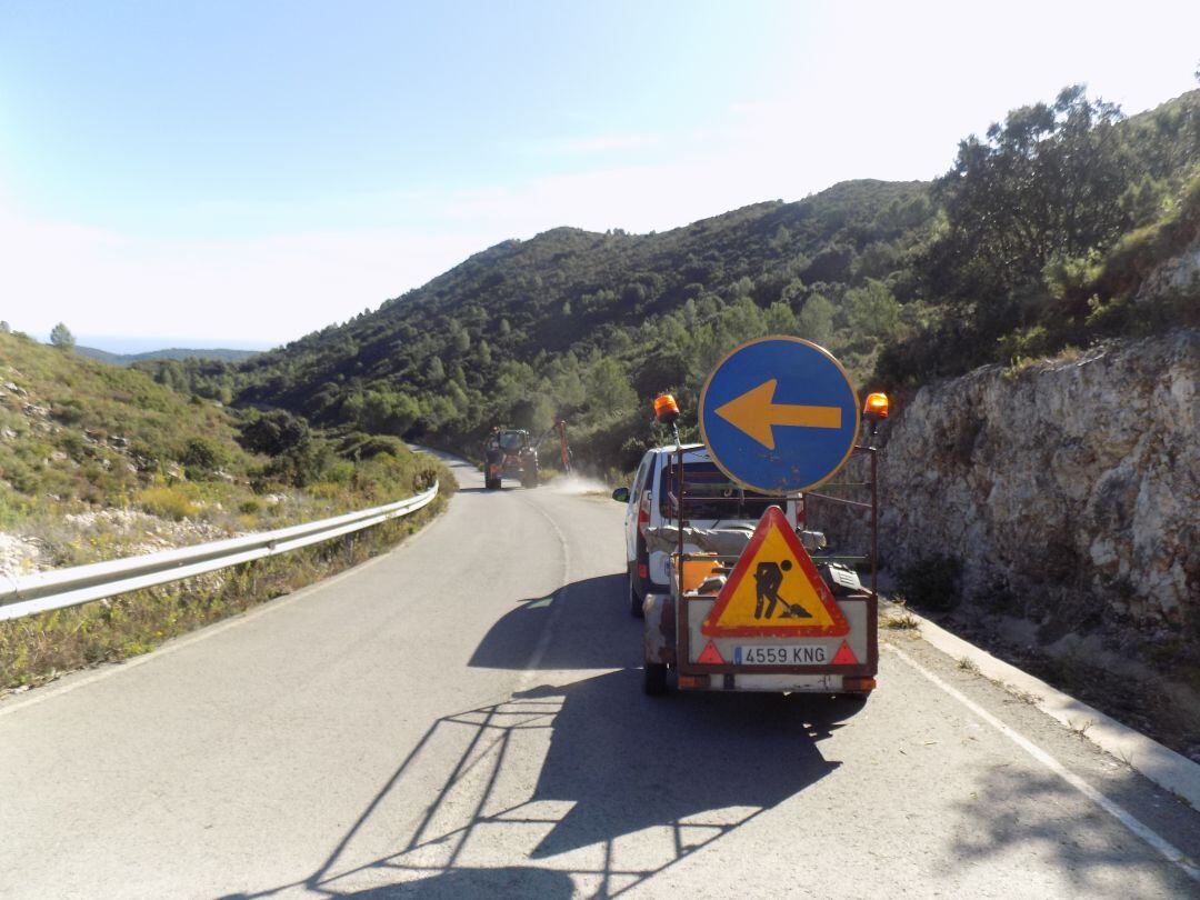 Obras de mejora en la carretera de Les 3 Valls. 