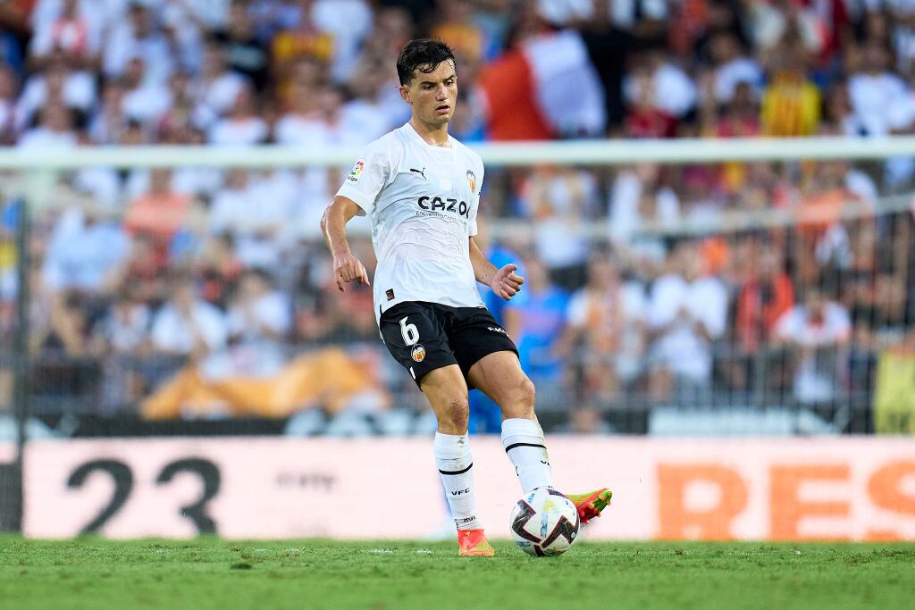 VALENCIA, SPAIN - SEPTEMBER 17: Hugo Guillamon of Valencia CF in action during the LaLiga Santander match between Valencia CF and RC Celta at Estadio Mestalla on September 17, 2022 in Valencia, Spain. (Photo by Aitor Alcalde Colomer/Getty Images)