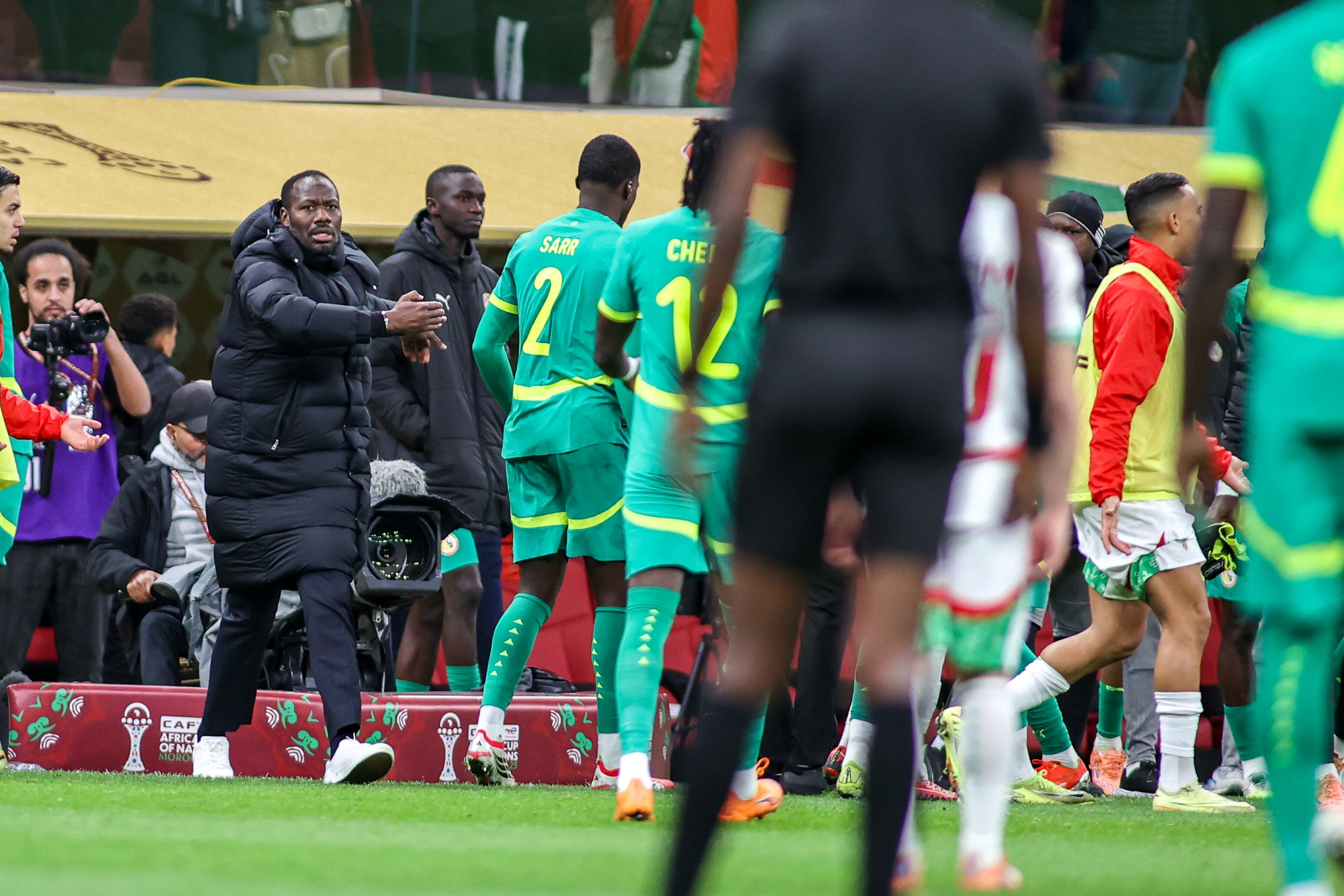 Pape Thiaw, seleccionador de Senegal, pide a sus jugadores que abandonen la final