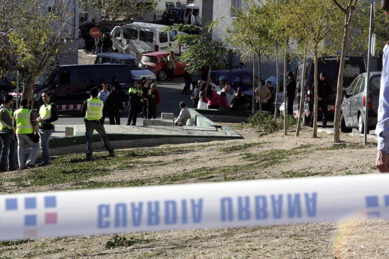 Un dels habituals operatius de seguretat al barri gitano de Figueres