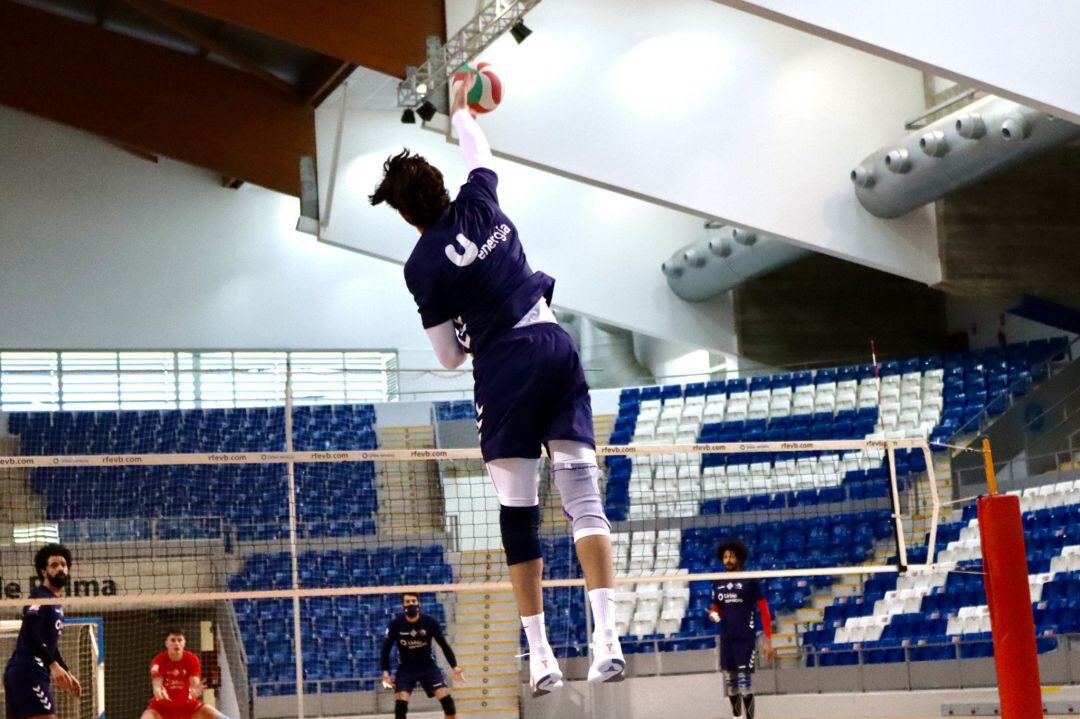 Entrenamiento del Urbia U Energía Voley Palma.