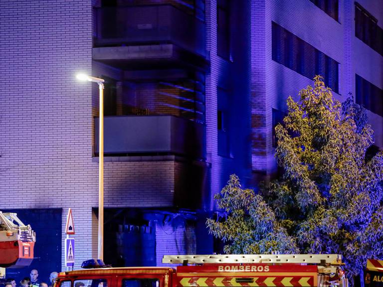 Edificio afectado donde ha ocurrido un incendio, a 6 de octubre de 2022, en Alcorcón .Carlos Luján - Europa Press /