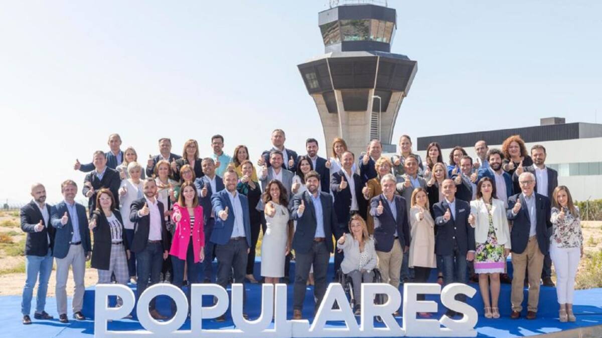 López Miras: "No podemos permitir que lleguen socialistas y comunistas a arrasar Murcia"