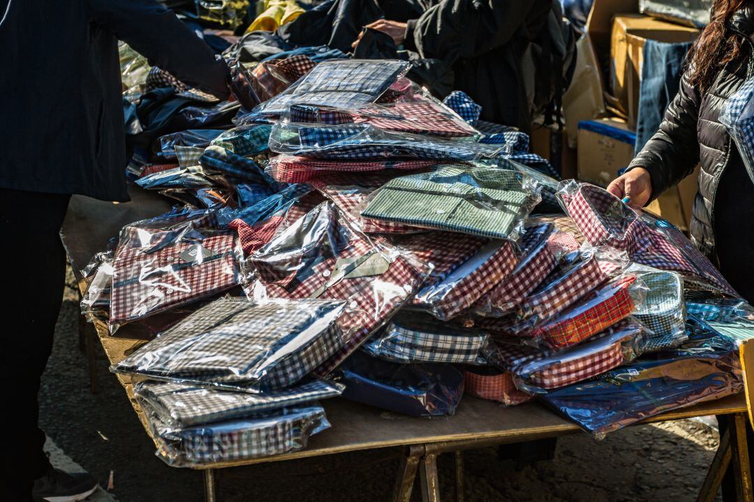 Un puesto de un mercadillo en la ciudad de València.