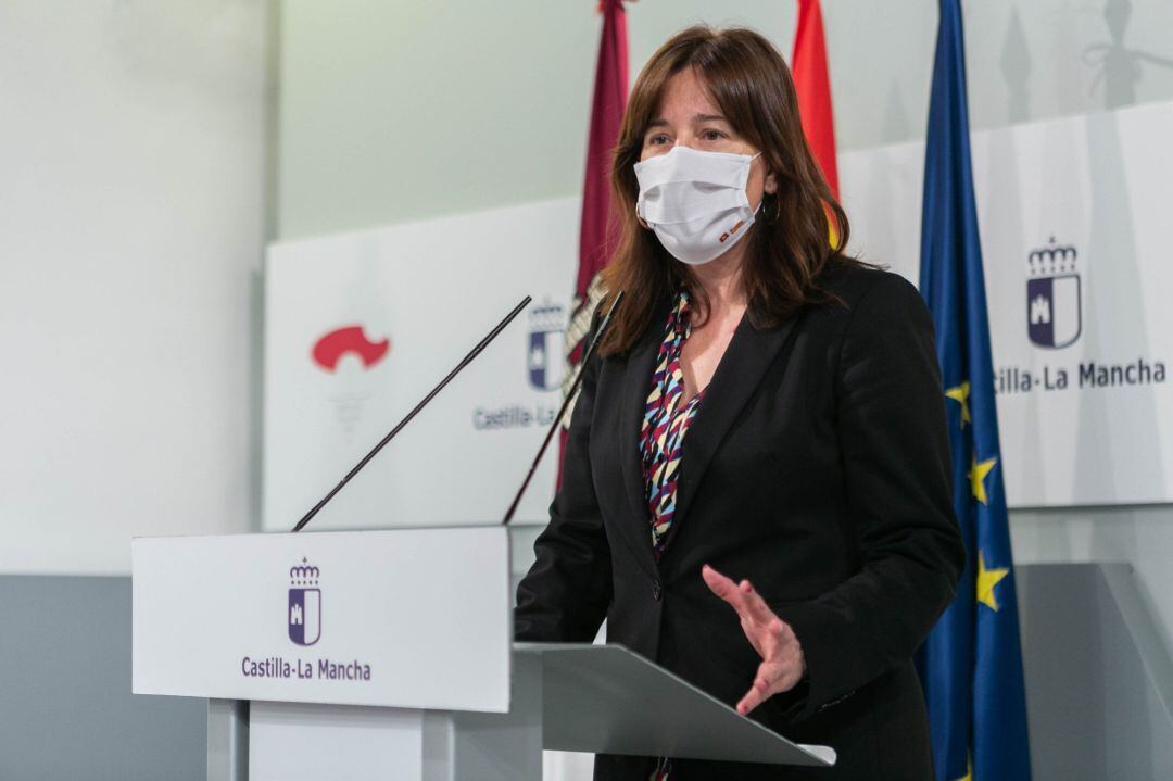 La consejera de Igualdad y portavoz del Gobierno regional, Blanca Fernández, comparece en rueda de prensa en el Palacio de Fuensalida, para informar sobre los acuerdos del Consejo de Gobierno 