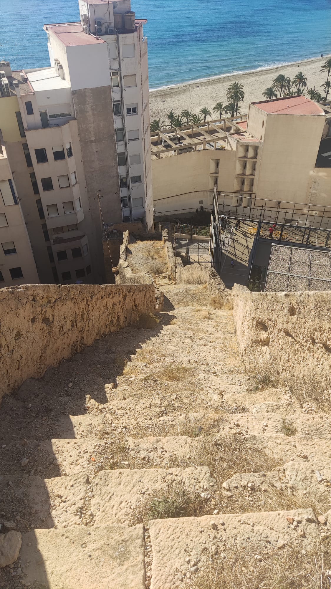 Antiguas escaleras de acceso a Santa Bárbara