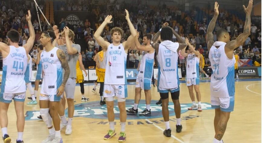Jugadors i afició van celebrar l'haver arribat a les semifinals de la competició que decidiran qui puja a LEB Or.