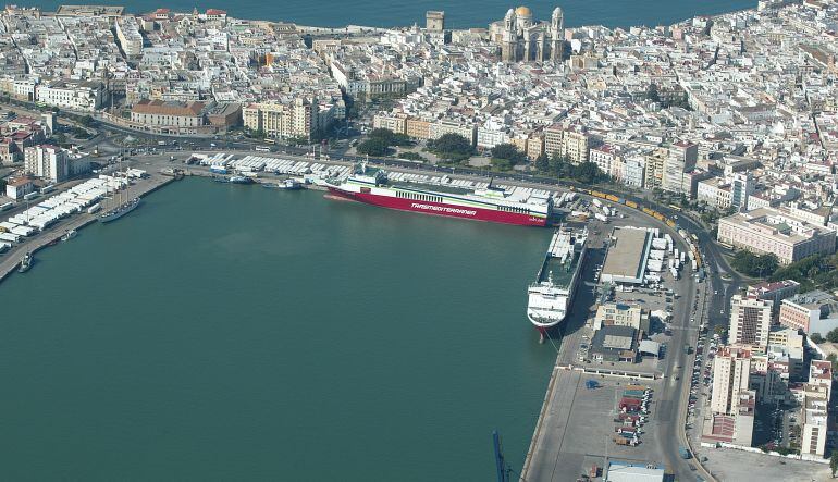 Vista aérea del puerto de Cádiz