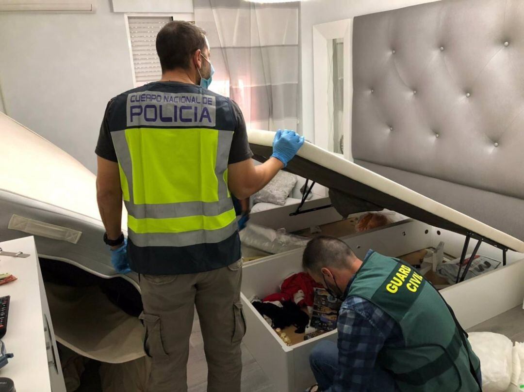 Registro de una de las casas durante el operativo 