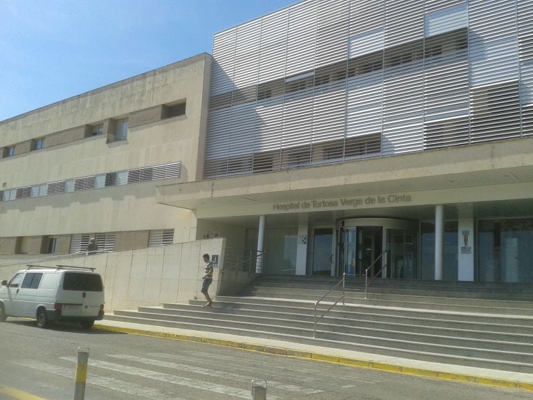 Entrada principal de l&#039;Hospital Verge de la Cinta de Tortosa.