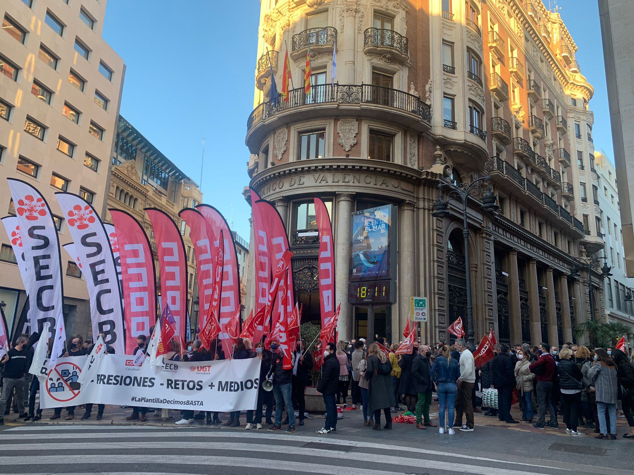 Trabajadores de Caixabank se manifiestan en València