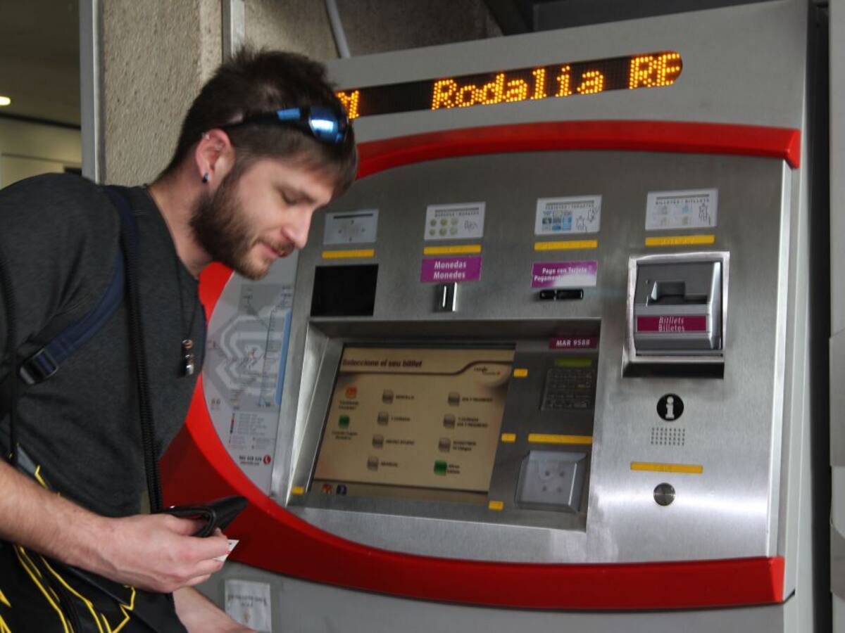 Los cercanías Castelló - València entran a formar parte de la tarjeta SUMA