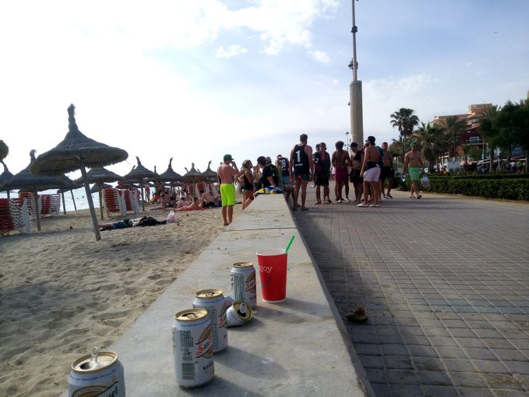 Turistas extranjeros en la Playa de Palma