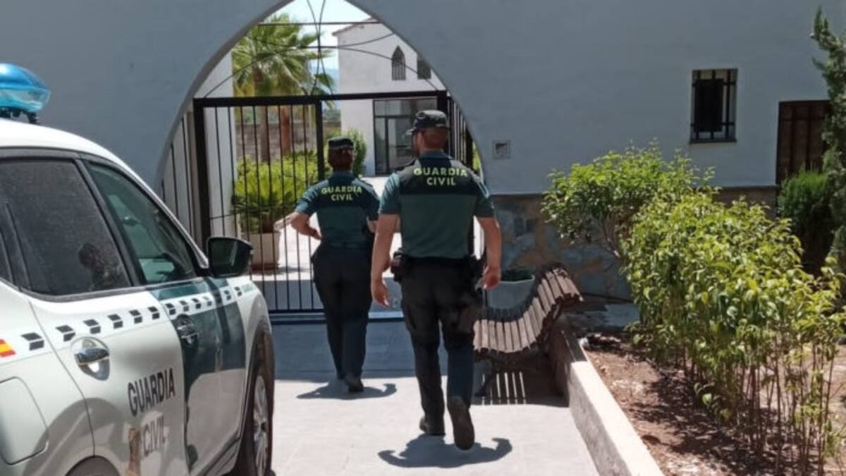 La Guàrdia Civil deté a un home per profanar tombes a Guadassèquies