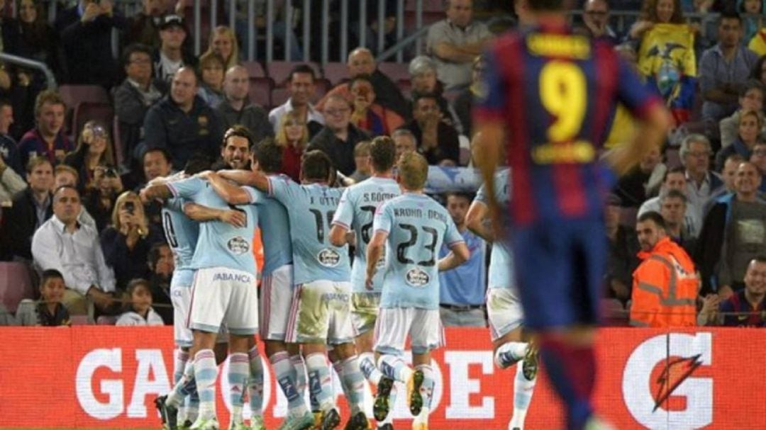 Larrivey celebra el gol de la victoria en el Camp Nou