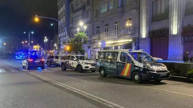 Patrullas de la Policía Nacional a las puertas del 20th
