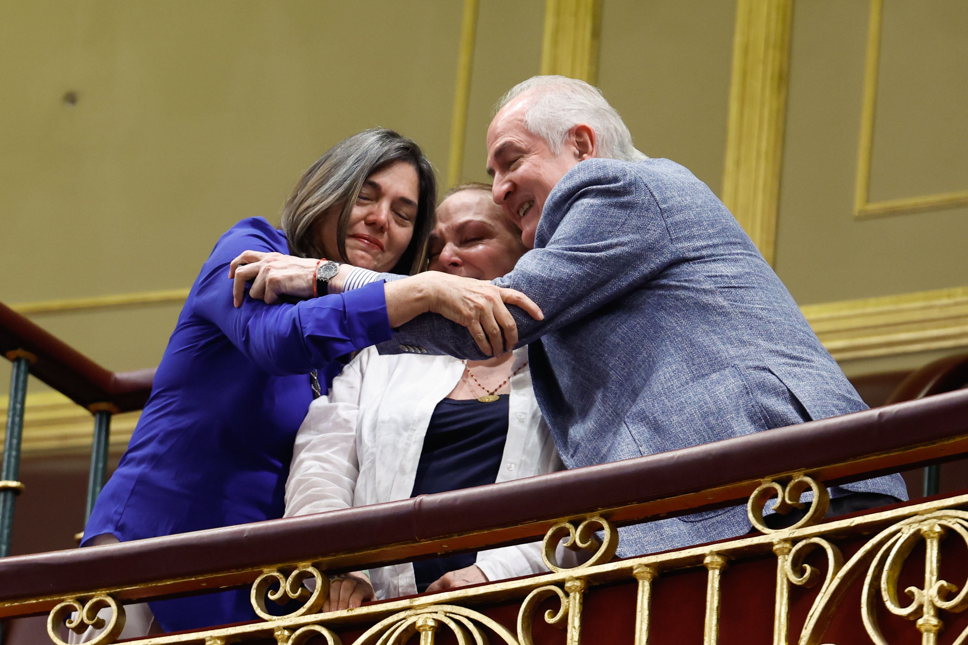 El exalcalde de Caracas Antonio Ledezma asiste a la sesión de control al gobierno celebrada este miércoles en el Congreso. El Congreso español ha reconocido este miércoles a Edmundo González como legítimo presidente de Venezuela con la aprobación de una propuesta del Partido Popular (derecha) apoyada por aliados del Gobierno socialista, que se quedará en minoría. EFE/Javier Lizón