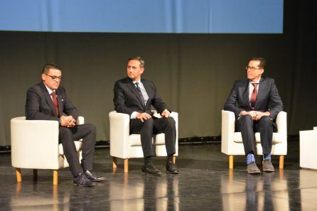 Pedro García, César Sánchez y Rubén Alfaro durante el acto conmemorativo