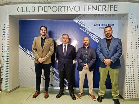 Paulino Rivero, presidente del CD Tenerife mantuvo este jueves una reunión con los concejales Luis Sierra, Rubens Delgado y Alexis Gómez, del ayuntamiento de Arona.