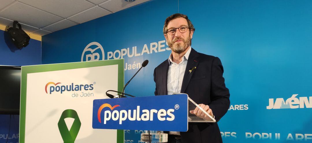 Miguel Contreras en la sede provincial del Partido Popular.