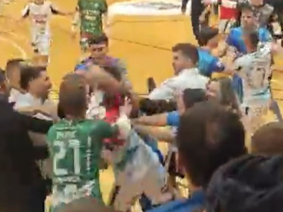 Grave tangana entre jugadores del Peñíscola, del Noia, y dos espectadores tras el partido en el Vizcarro (1-6)