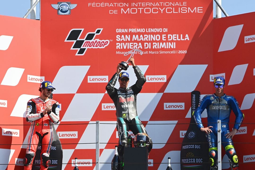 El piloto de Moto GP, Franco Morbidelli, celebrando la victoria en el GP de San Marino. 