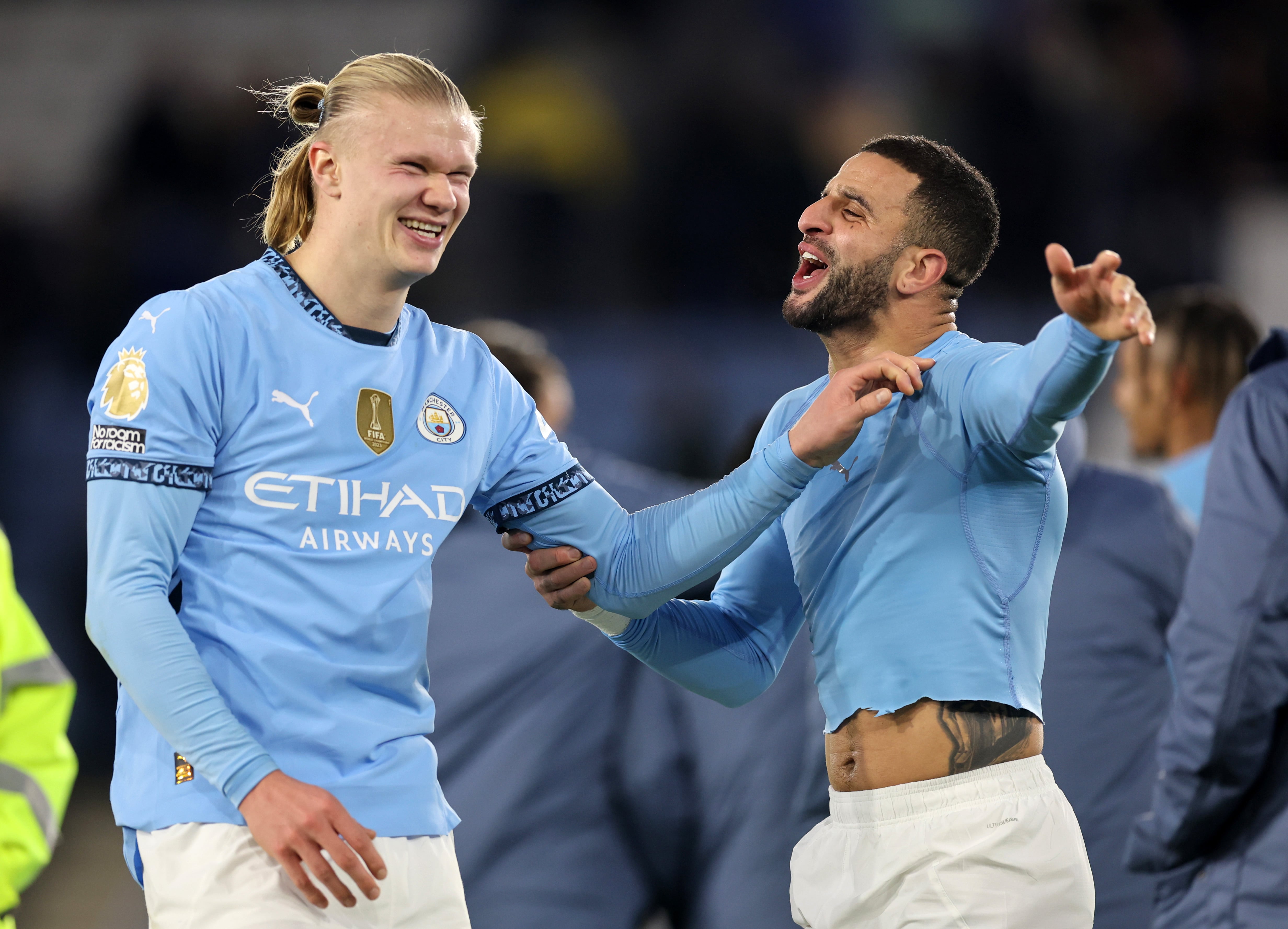 Haaland y Walker celebran la victoria ante el Leicester