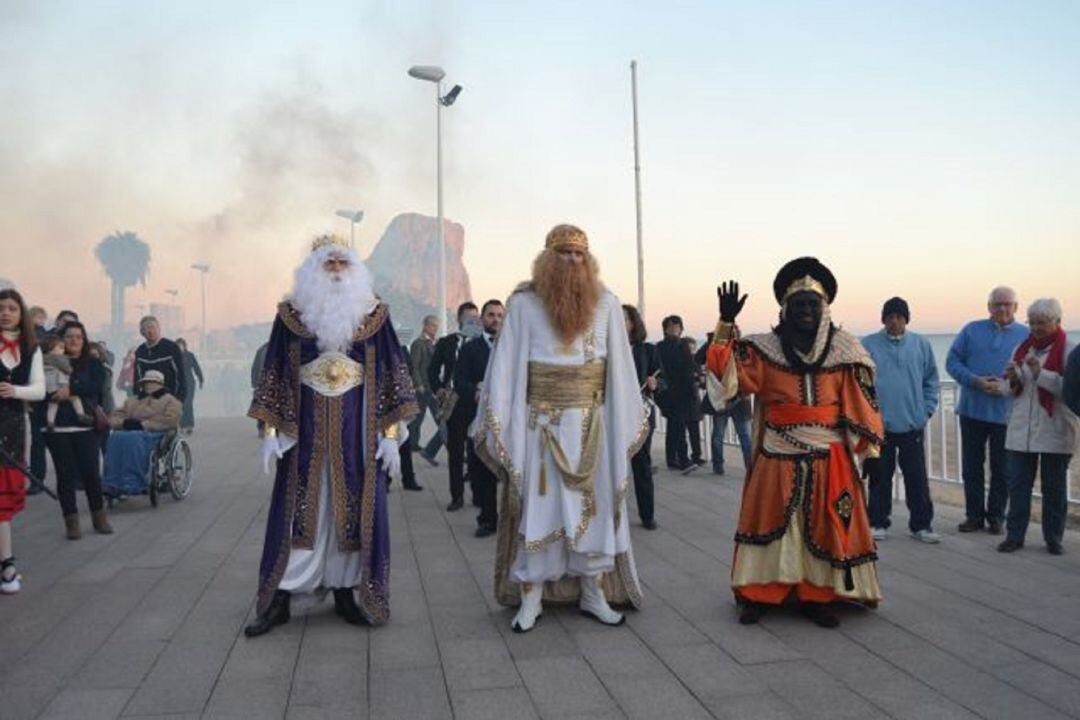 Llegada de los Reyes Magos a Calp. Imagen de archivo