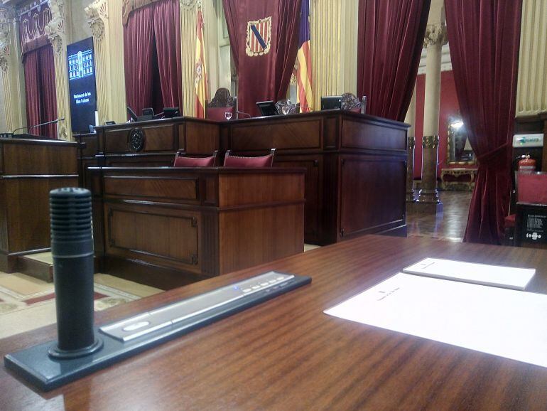 Sala del Parlament vacía.