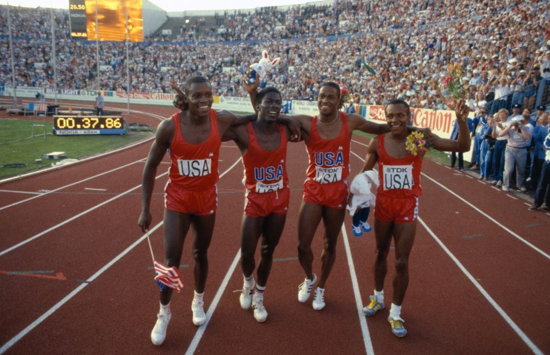 De izquierda a derecha, Carl Lewis, Emmit King, Willie Gault y Calvin Smith, en Helsinki