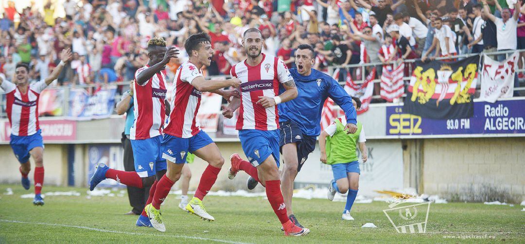 Antonio Sánchez celebra un gol.