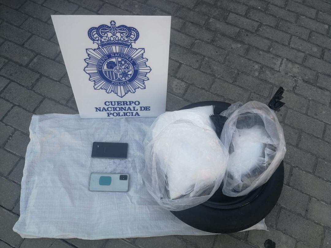 El vehículo fue interceptado en Irún y la Policía le dio el alto en Burgos