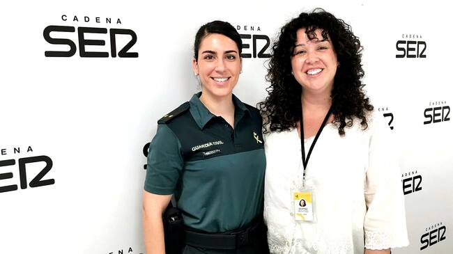 Paula Matutano, jefa de la Sección de Trata de Seres Humanos de la Unidad Técnica de Policía Judicial (UTPJ) de la Guardia Civil, y Agustina Canales, responsable en Alicante del Proyecto Nuevos Comienzos de la ONG Fiet