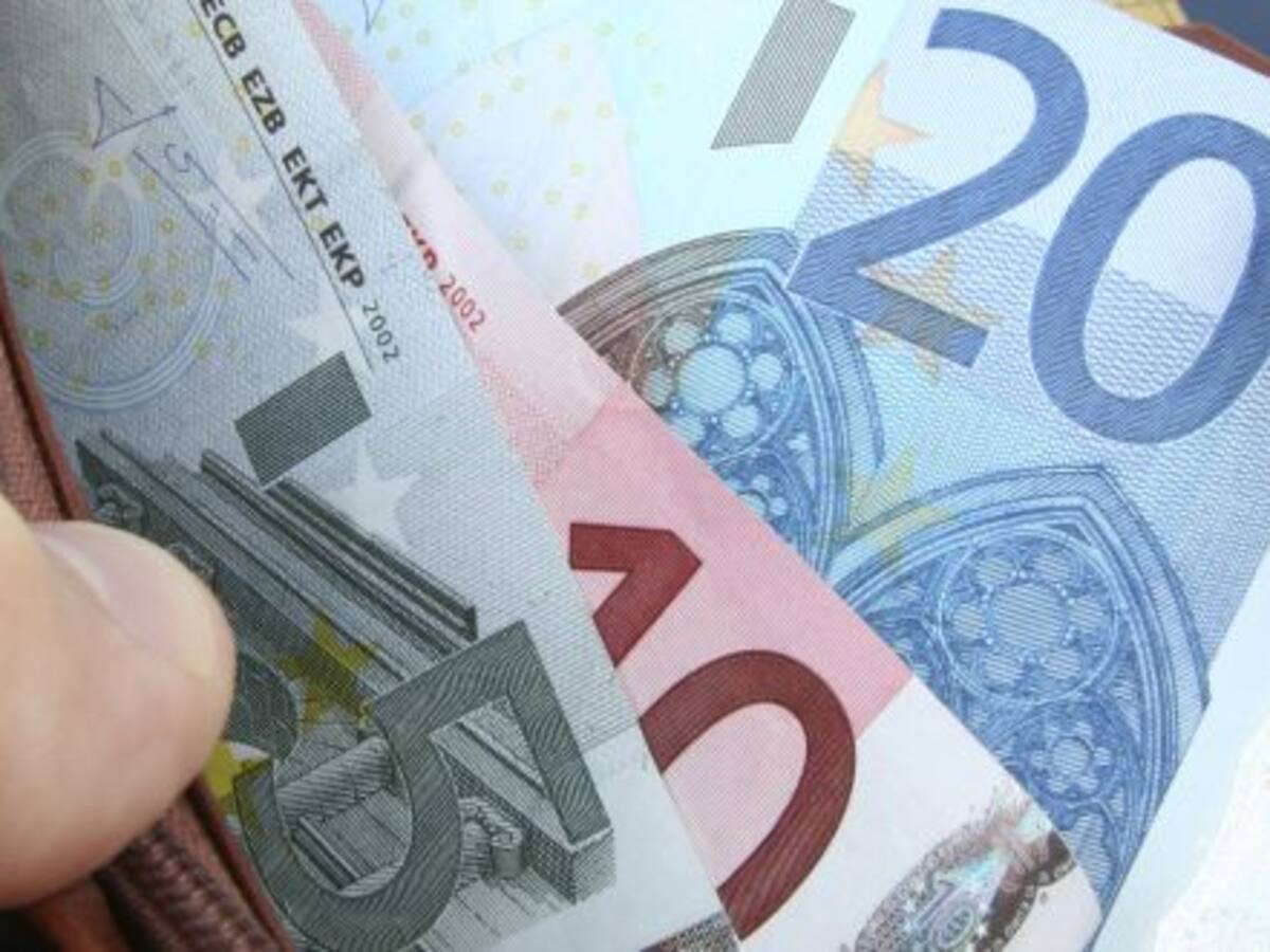 Un vecino de La Cistérniga entrega a la Policía 950 euros