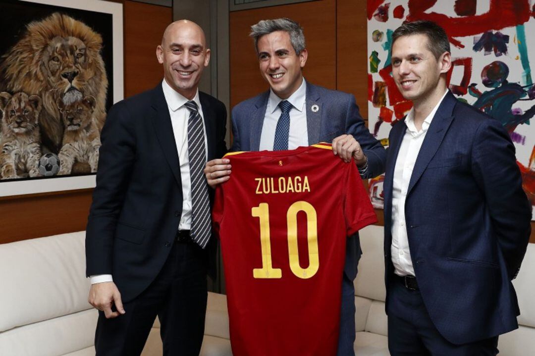 Luis Rubiales (Presidente RFEF), Pablo Zuloaga (Consejero de Deportes) y Mario Iglesias (Director General de Deportes)