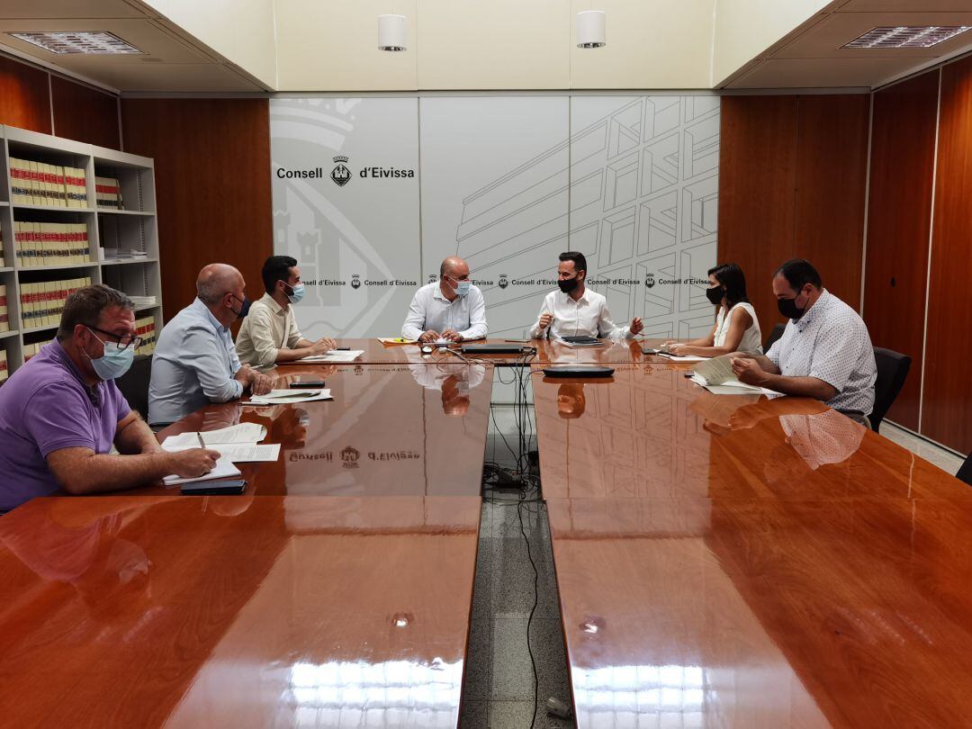 Un momento durante las reuniones en el Consell de Ibiza