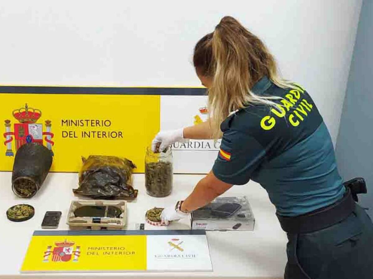 Detenido por un supuesto delito de tráfico de drogas uno de los residentes en el piso que ardió en Sant Antoni